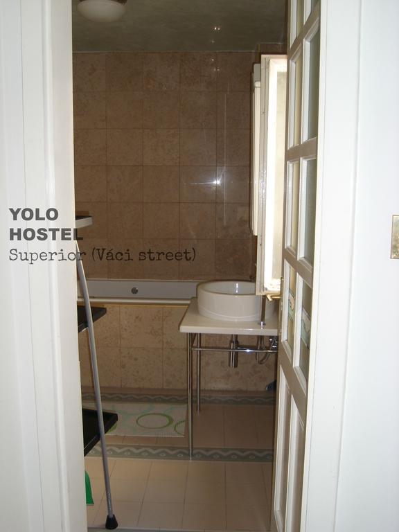 Yolo Hostel Budapest Room photo