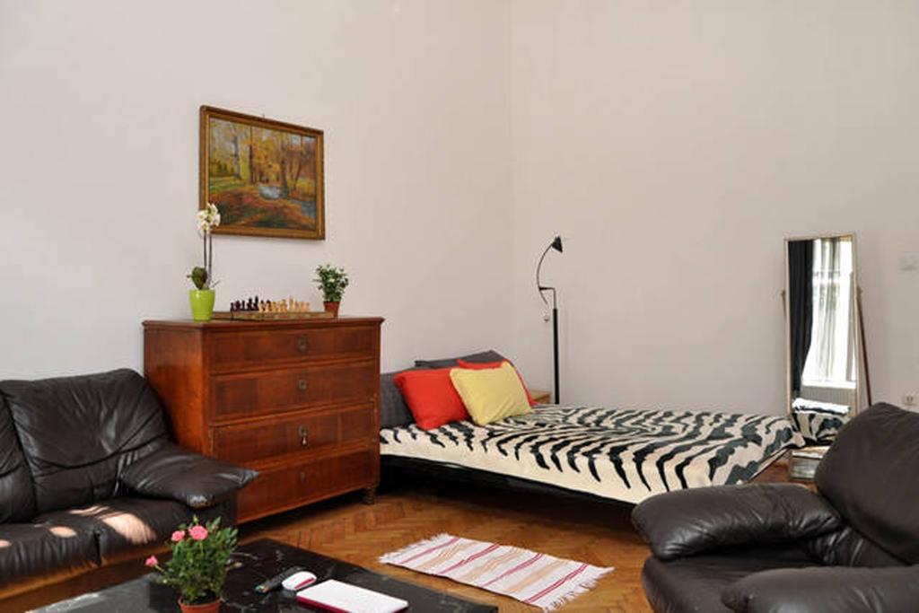 Yolo Hostel Budapest Exterior photo