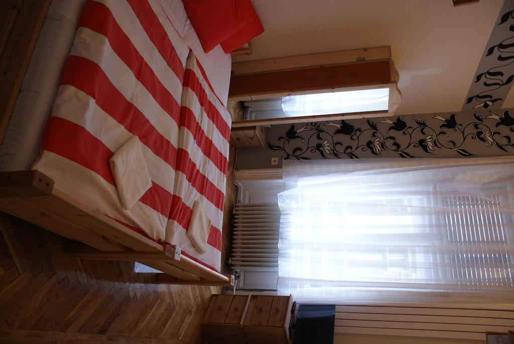 Yolo Hostel Budapest Room photo
